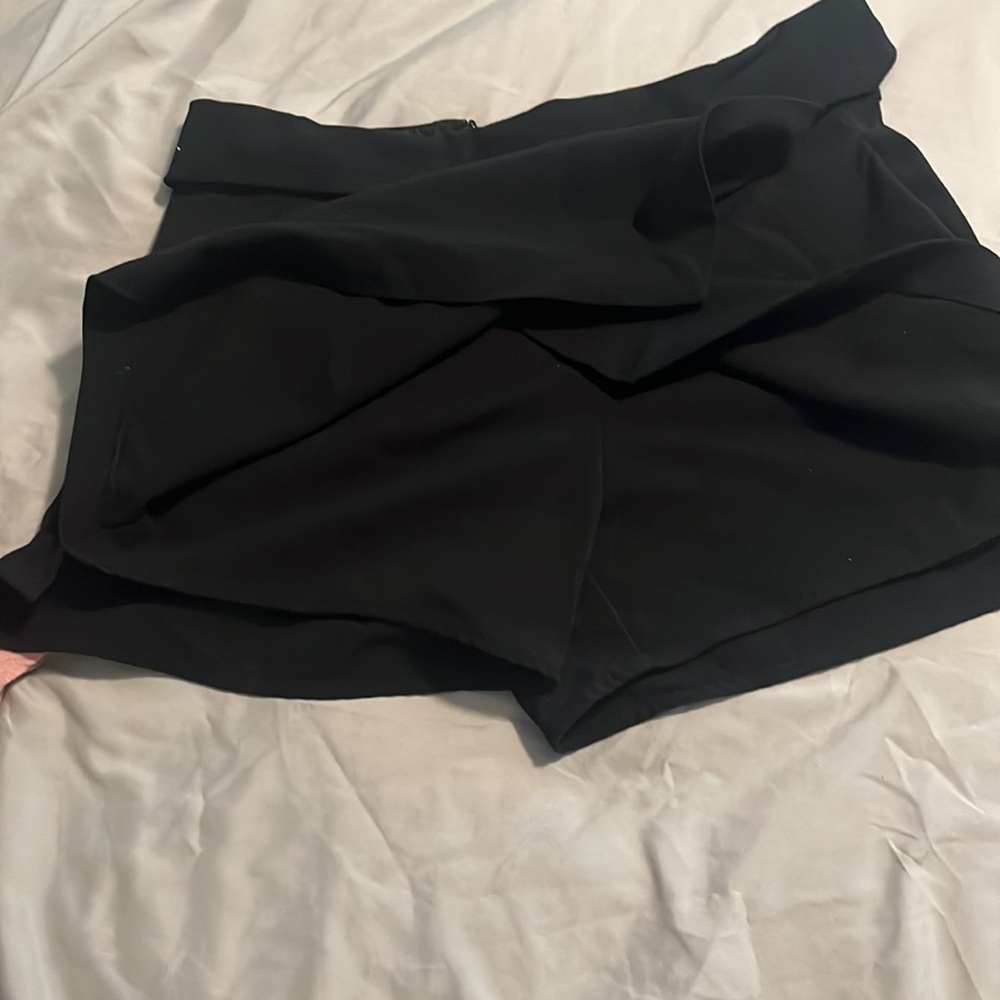 Black skort - Picture 2 of 5